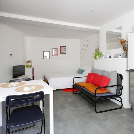 Charmant Studio, Au Coeur De La Ville De Риом Екстериор снимка