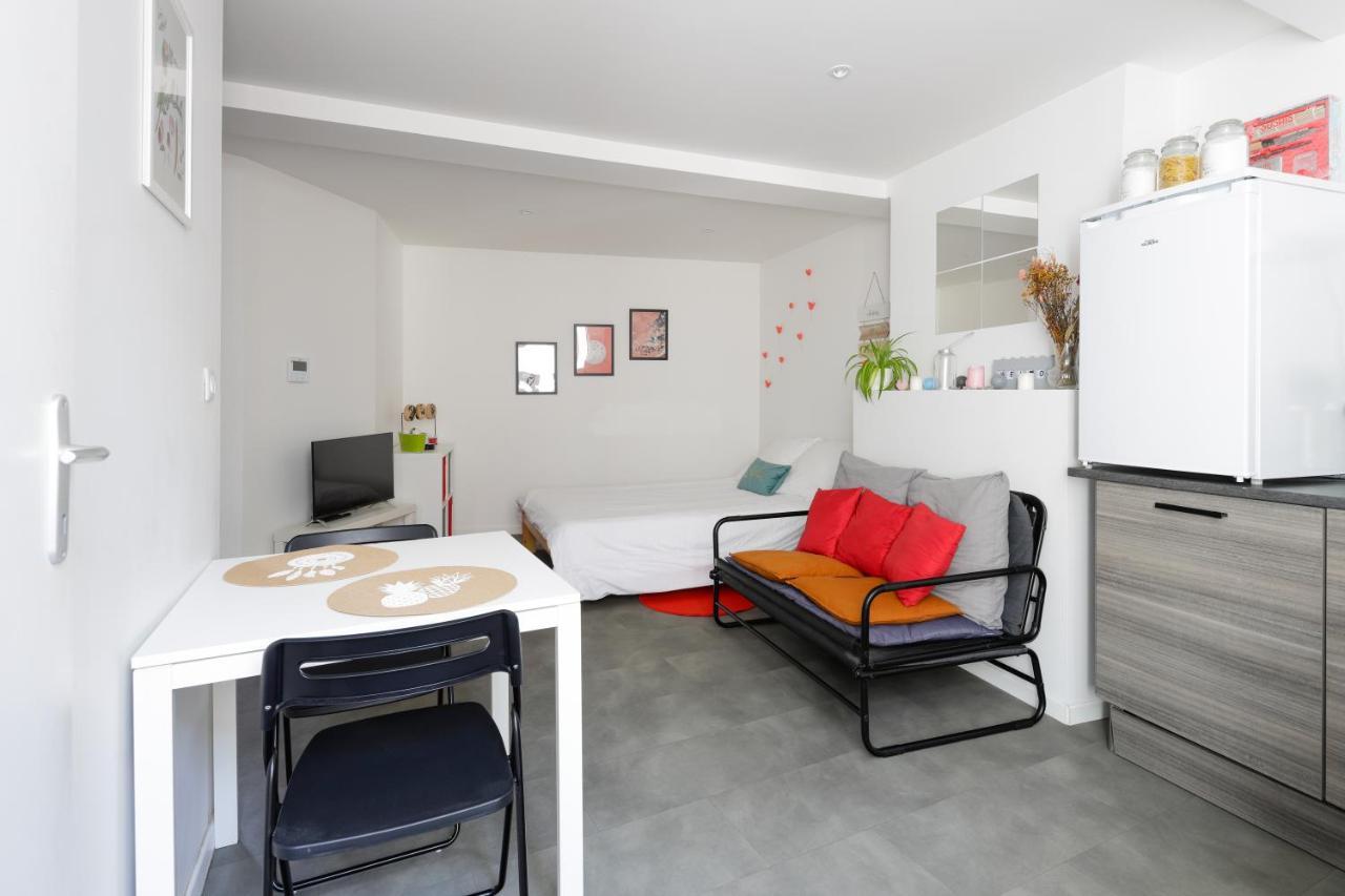 Charmant Studio, Au Coeur De La Ville De Риом Екстериор снимка